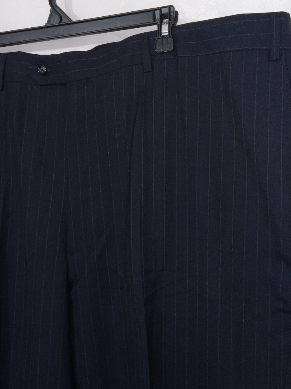 Jos A. Bank 46x32 Classic Fit 100% Worsted Wool Dress Pants Navy Pinstripe NEW - Picture 2 of 11
